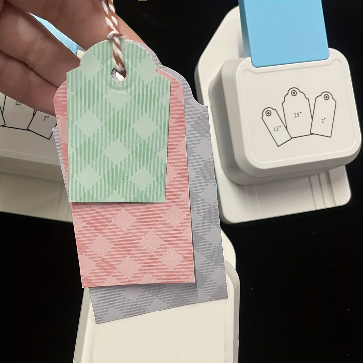 1pc Manual Heavy-Duty Label Embossing Machine - Non-Electric Craft Punch with Rounded Corner Hole, for Scrapbooking, Card Making, Invitations, Business Labels - Compatible with 1.5\